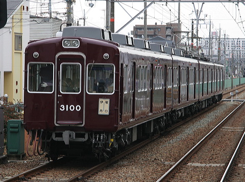 } 3000n  3077F~4R 3100 [ ɒO-ˌ] @     