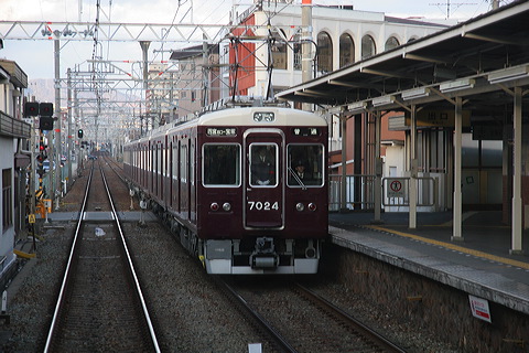 } 7000n  7024F~4R+8033F~2R 7024 [ {k-] @ ˖_    