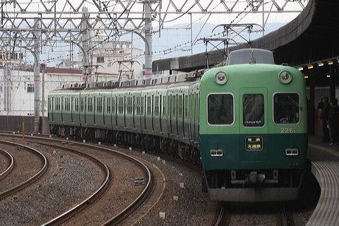  2200n  2211F 2261 [ V] @ ac    