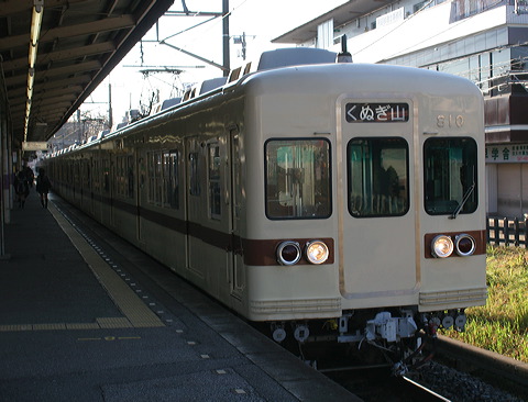 V  800` 810F 810 [  ʂR] @ kKu    