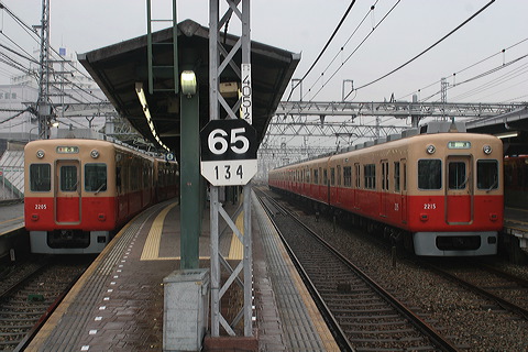 _ 2000n  2215F 2215 [  ] @ bq C#2205Ƃ̕  