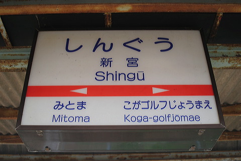 S        [   ] @ V{    
